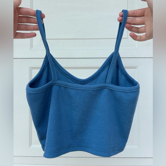 ROMWE Cropped V-neck Tank
Size Women’s Small - Picture 2 of 2